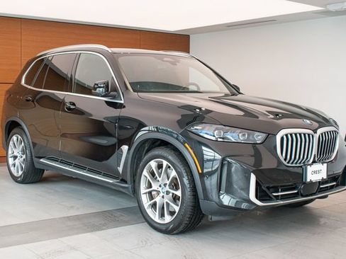 Used 2025 BMW X5 xDrive50e AWD/4WD image 3