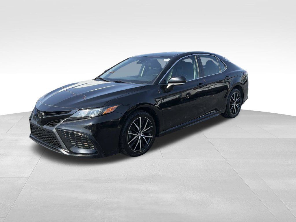 Used 2023 Toyota Camry SE FWD image 7