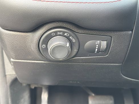 Used 2024 Dodge Durango GT image 37