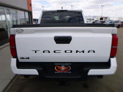 Used 2025 Toyota Tacoma TRD Off-Road AWD/4WD image 21