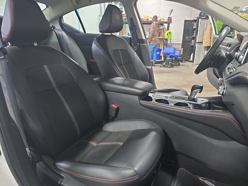 Used 2023 Nissan Altima 2.5 SR AWD/4WD image 10