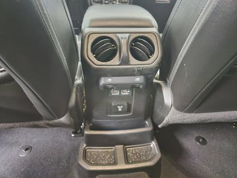 Used 2020 Jeep Wrangler Unlimited Sahara w/ Uconnect 4C Nav & Sound Group AWD/4WD image 24