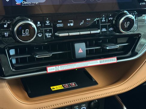 New 2026 Toyota Highlander Platinum AWD/4WD image 26