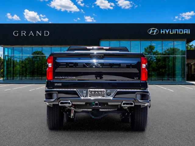 Used 2025 Chevrolet Silverado 1500 LT Trail Boss w/ Convenience Package II AWD/4WD image 5
