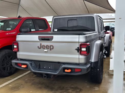 Used 2021 Jeep Gladiator Mojave AWD/4WD image 6