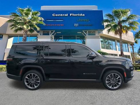 Used 2022 Jeep Wagoneer Series III w/ Premium Group I RWD image 4