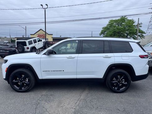 New 2026 Jeep Grand Cherokee L Limited w/ Limited Altitude Package AWD/4WD image 4