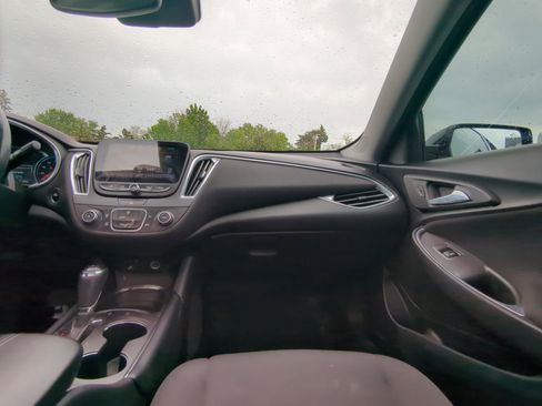 Used 2018 Chevrolet Malibu LT w/ Driver Confidence Package FWD image 13
