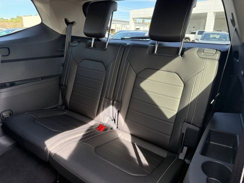 Certified 2025 Volkswagen Atlas SEL image 21