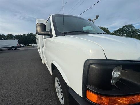 Used 2014 Chevrolet Express 3500 image 18