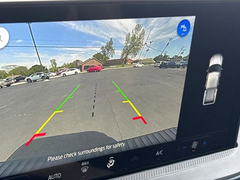 Used 2025 Ford Maverick XLT image 17