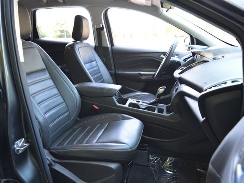 Used 2019 Ford Escape SEL image 17