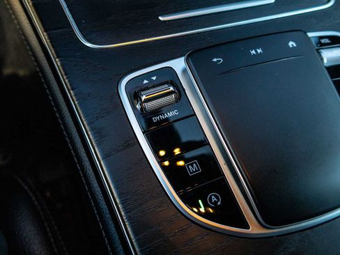 Used 2020 Mercedes-Benz GLC 300 image 26