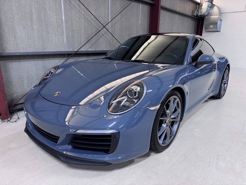 Used 2017 Porsche 911 Carrera RWD image 2