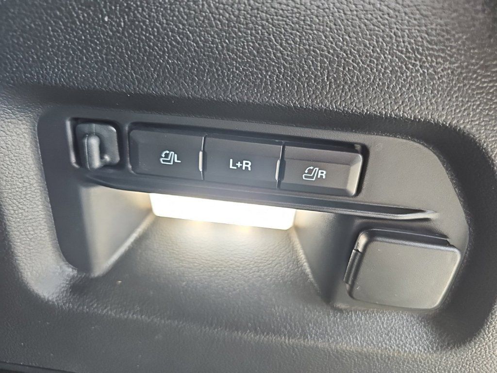 Used 2023 Ford Explorer ST w/ Equipment Group 401A AWD/4WD image 30