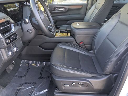 Used 2025 GMC Yukon Denali image 21