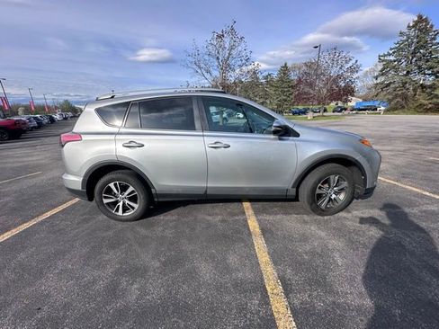 Used 2016 Toyota RAV4 XLE AWD/4WD image 2