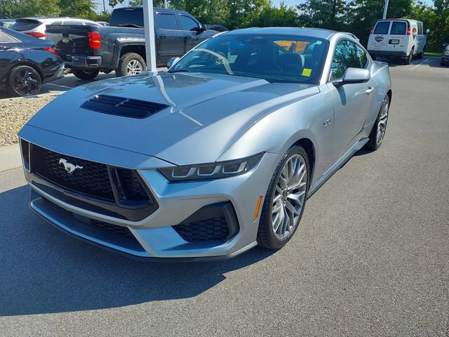 Used 2025 Ford Mustang GT Premium RWD image 1