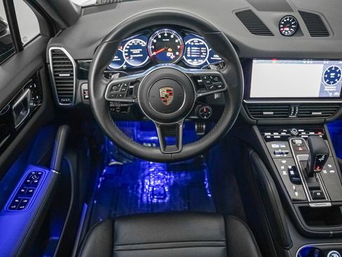 Certified 2021 Porsche Cayenne S image 16