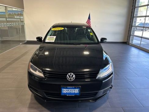 Used 2011 Volkswagen Jetta SE FWD image 23
