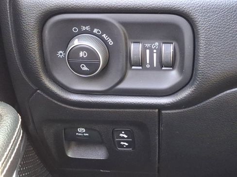 Used 2020 RAM 1500 Laramie image 23