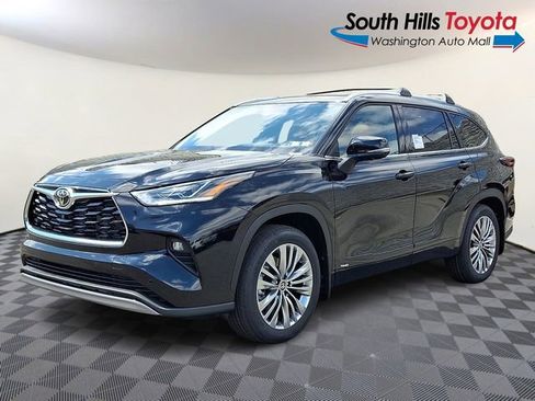 New 2026 Toyota Highlander Platinum AWD/4WD image 3