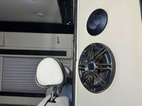 Used 2015 Mercedes-Benz Sprinter 2500 image 30