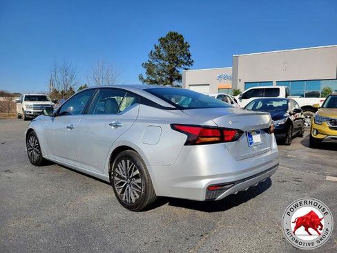 Used 2024 Nissan Altima 2.5 SV image 4