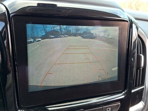 Used 2018 Chevrolet Traverse LT image 15