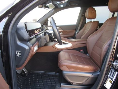 Certified 2024 Mercedes-Benz GLS 450 4MATIC image 9