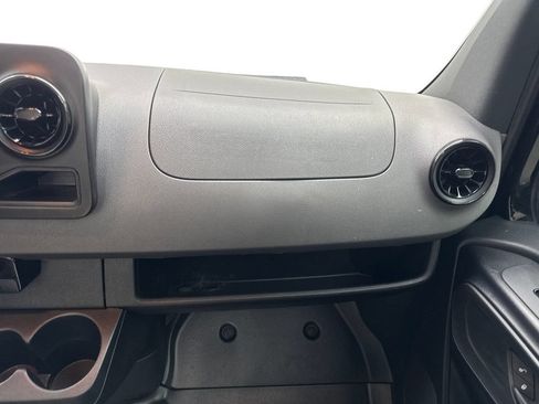 Used 2024 Mercedes-Benz Sprinter 2500 image 50