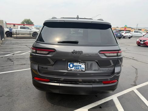 Used 2023 Jeep Grand Cherokee L Laredo AWD/4WD image 6