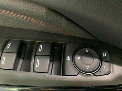 New 2026 Chevrolet Trax RS w/ Sunroof Package FWD image 31