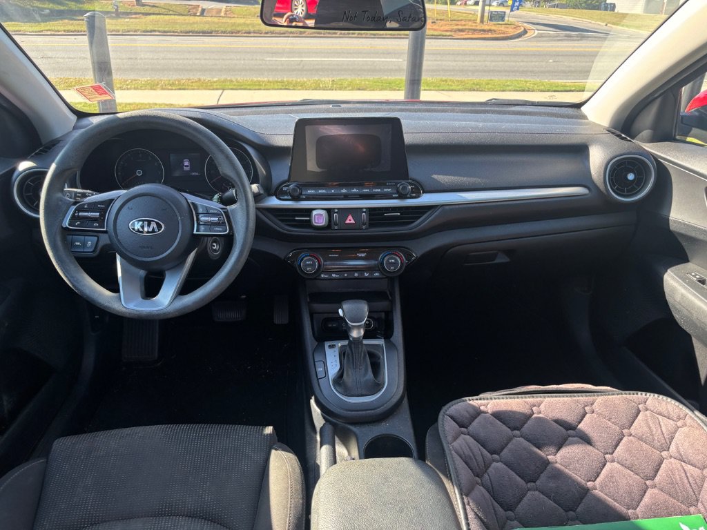 Used 2019 Kia Forte LXS FWD image 4