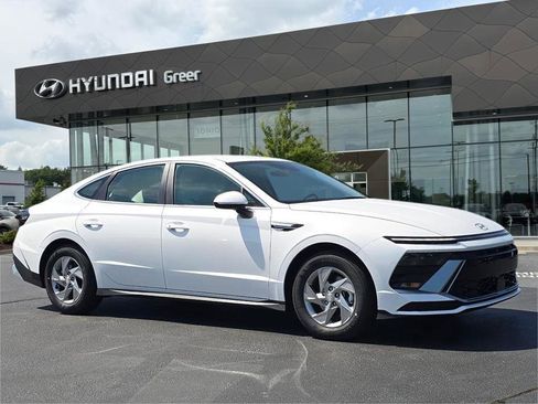 New 2026 Hyundai Sonata SE FWD image 1
