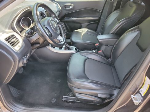 Used 2018 Jeep Compass Latitude AWD/4WD image 4