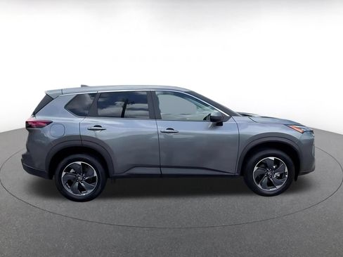 Used 2025 Nissan Rogue SV FWD image 16