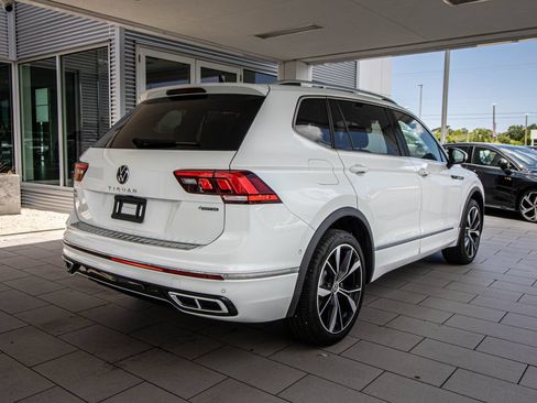 Certified 2024 Volkswagen Tiguan SEL R-Line AWD/4WD image 2