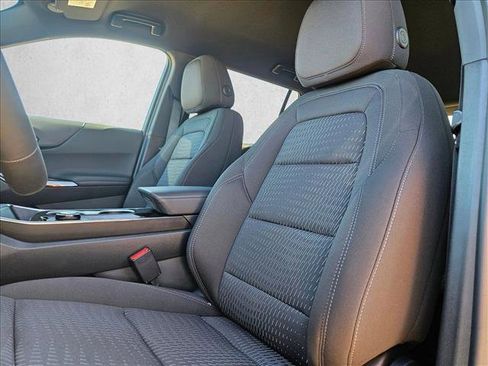 New 2026 Chevrolet Equinox LT image 4