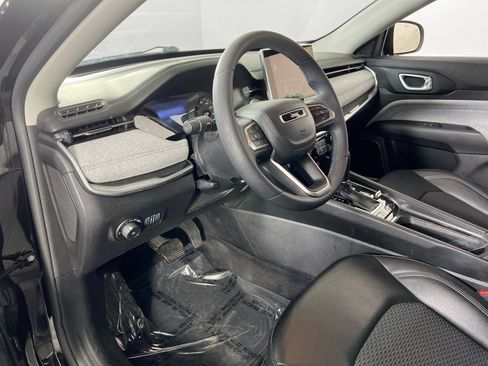 Used 2022 Jeep Compass Latitude AWD/4WD image 9