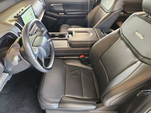 Used 2025 Ford Expedition Max Platinum AWD/4WD image 15