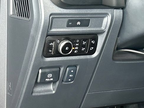 Used 2025 Ford F150 Raptor AWD/4WD image 38