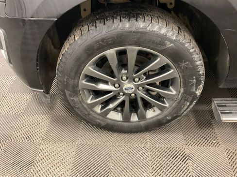 Used 2020 Ford Expedition Limited image 4