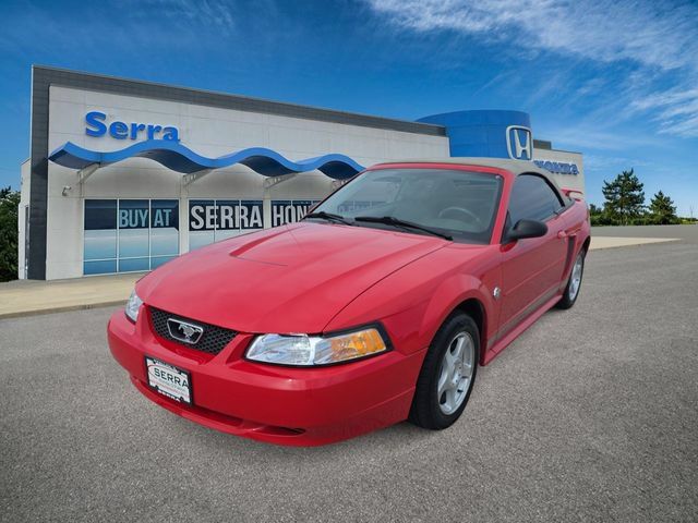 Used 2004 Ford Mustang Convertible RWD image 1