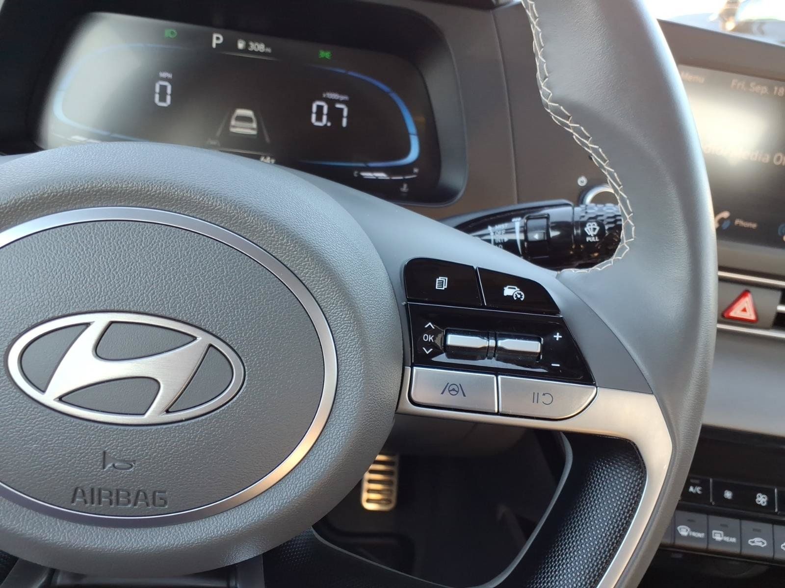 Used 2025 Hyundai Elantra Sport FWD image 18