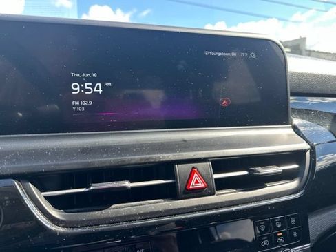 Used 2025 Kia Seltos S FWD image 12