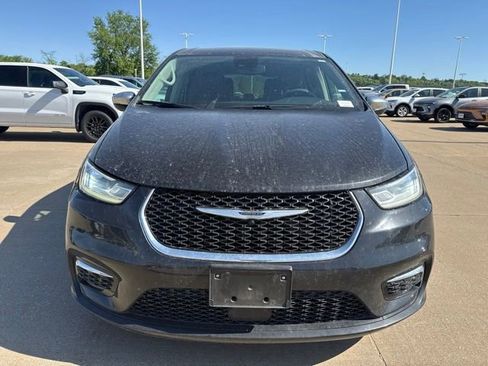 Used 2023 Chrysler Pacifica Limited FWD image 7