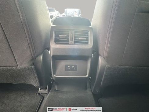 Used 2021 Nissan Rogue SV image 14