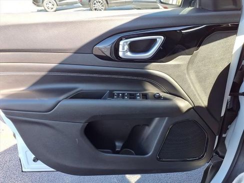 Used 2022 Jeep Compass Latitude w/ Convenience Group image 19