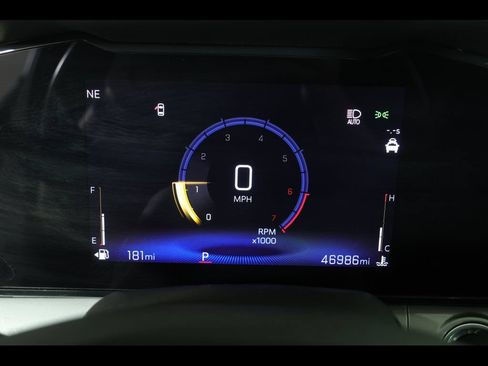 Used 2024 Chevrolet Trax LT w/ Sunroof Package FWD image 23